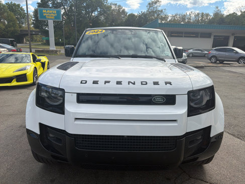 Used 2024 Land Rover Defender 110 X-Dynamic SE image 2