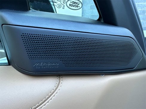 New 2025 Land Rover Range Rover SE image 18