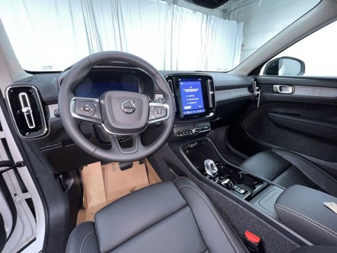 New 2026 Volvo XC40 B5 Plus w/ Protection Package Premier image 3
