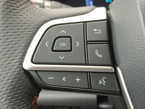 Used 2025 Toyota Sienna XSE image 23