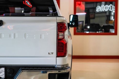 Used 2024 Chevrolet Silverado 2500 LT image 43