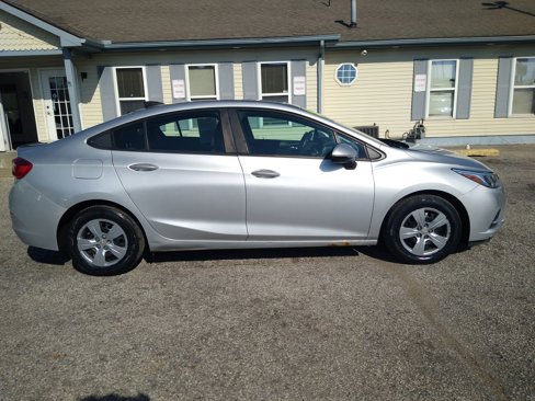 Used 2017 Chevrolet Cruze LS image 4