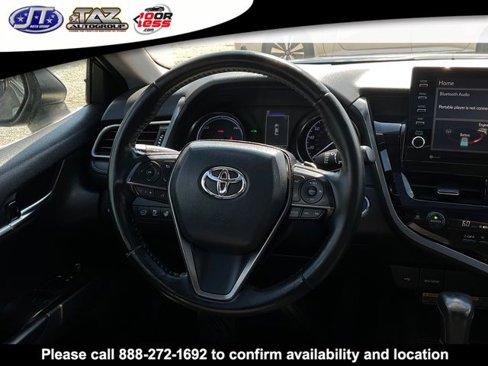 Used 2021 Toyota Camry SE w/ Cold Weather Package image 19