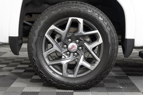 Used 2024 GMC Sierra 1500 SLT w/ SLT Premium Plus Package image 39