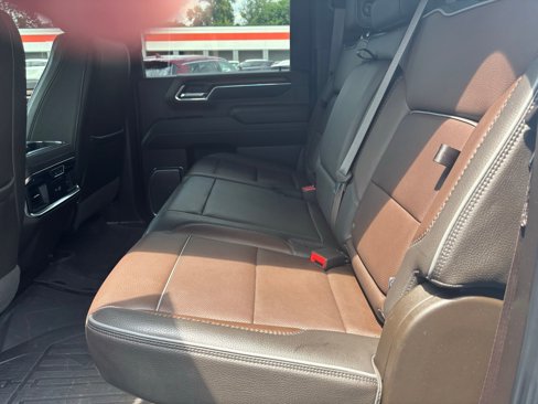 Used 2024 GMC Sierra 3500 Denali w/ Denali Reserve Package image 24