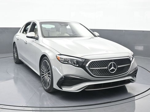 Used 2025 Mercedes-Benz E 350 Sedan image 9
