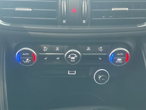 New 2025 Alfa Romeo Giulia AWD w/ Driving Assist Package image 22