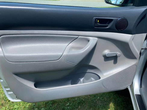 Used 2013 Toyota Tacoma 4x4 Regular Cab image 8