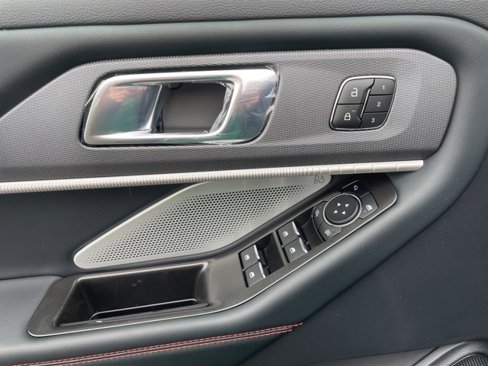 New 2025 Ford Explorer ST image 20