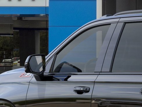 New 2026 Chevrolet Suburban Z71 image 12
