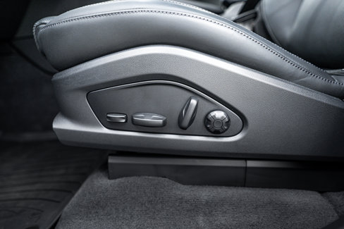 New 2025 Porsche Macan Turbo Electric image 23