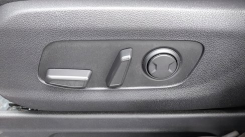 Used 2024 Kia Carnival LX image 19