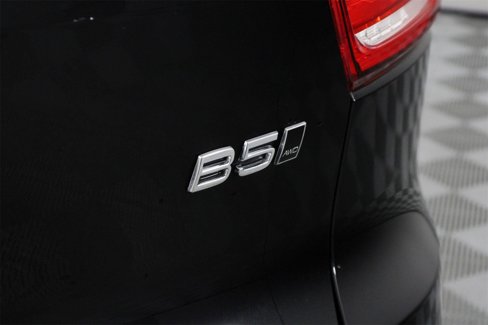 Certified 2025 Volvo XC40 B5 Plus image 20