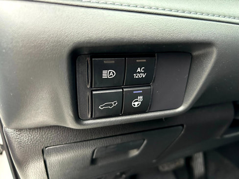 Used 2020 Toyota Highlander Limited image 10