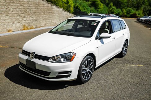 Used 2016 Volkswagen Golf Limited Edition image 10