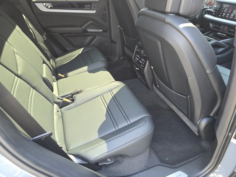 New 2025 Porsche Cayenne S image 12