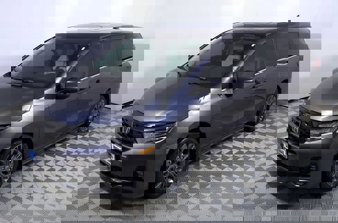 New 2026 Honda Odyssey Touring image 3