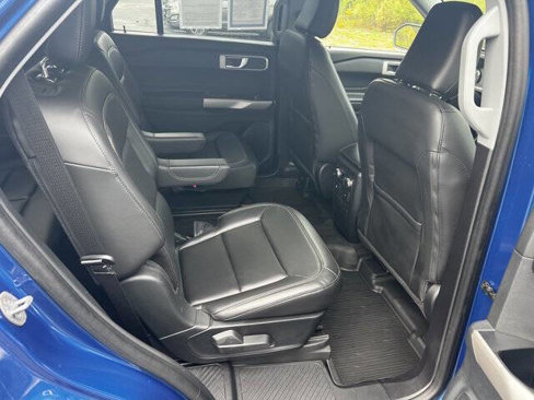 Used 2022 Ford Explorer XLT w/ Equipment Group 202A image 12