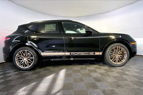 New 2025 Porsche Cayenne GTS image 8