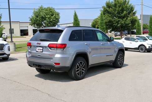 Used 2021 Jeep Grand Cherokee Trailhawk image 3