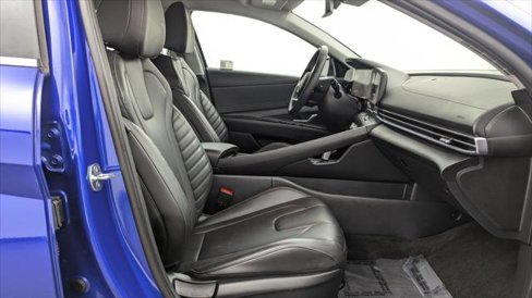 Used 2025 Hyundai Elantra Limited image 22