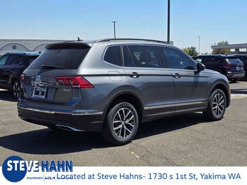 Used 2020 Volkswagen Tiguan SE w/ Panoramic Sunroof Package image 5