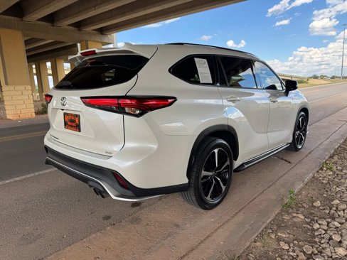 Used 2021 Toyota Highlander XSE image 3