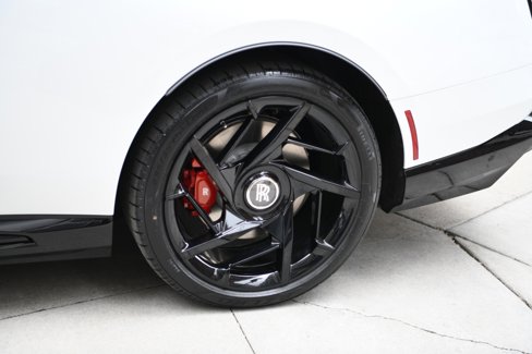 New 2025 Rolls-Royce Spectre Black Badge image 26