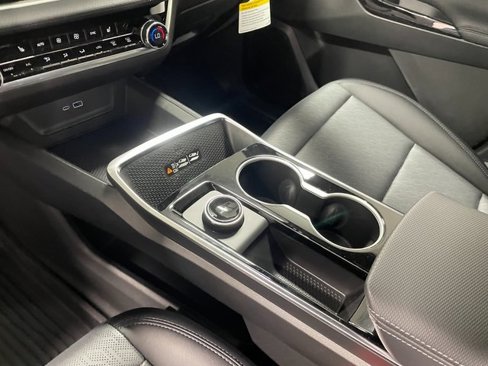 New 2026 Chevrolet Equinox LT w/ Convenience Package II image 16