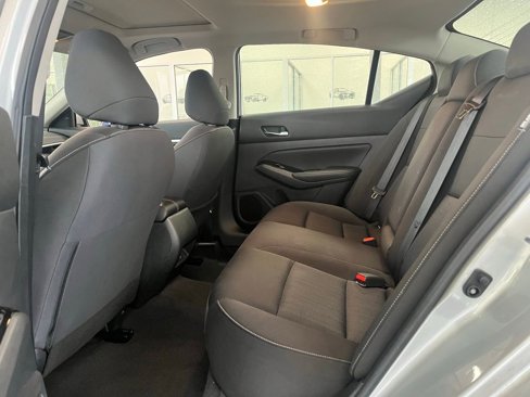 Used 2022 Nissan Altima 2.5 SV w/ SV Premium Package image 9
