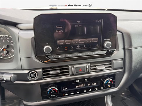 Used 2024 Nissan Pathfinder S image 13