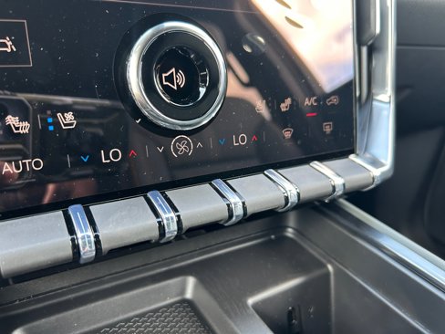 New 2026 GMC Acadia AT4 w/ Luxury Package image 18