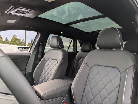 New 2026 Volkswagen Atlas Cross Sport SEL Premium R-Line image 23
