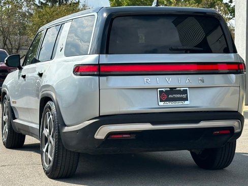 Used 2023 Rivian R1S Adventure image 8