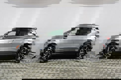 Used 2025 Chevrolet Equinox EV LT w/ LPO, All-Weather Mat Package image 40