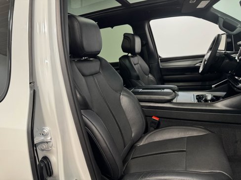 Used 2024 Jeep Wagoneer Series II w/ Convenience Group I image 63