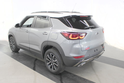 Used 2024 Chevrolet TrailBlazer ACTIV w/ Driver Confidence Package image 7