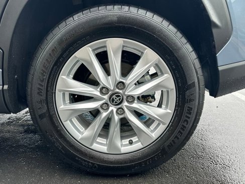 Certified 2025 Toyota Corolla Cross LE image 27