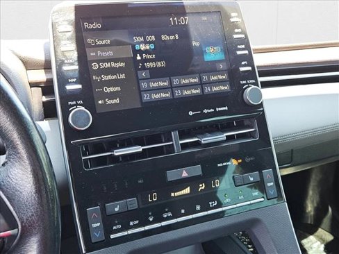 Used 2019 Toyota Avalon XLE image 14