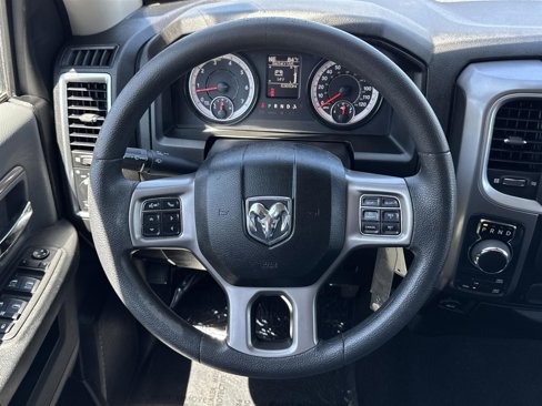 Used 2022 RAM 1500 Classic SLT image 9