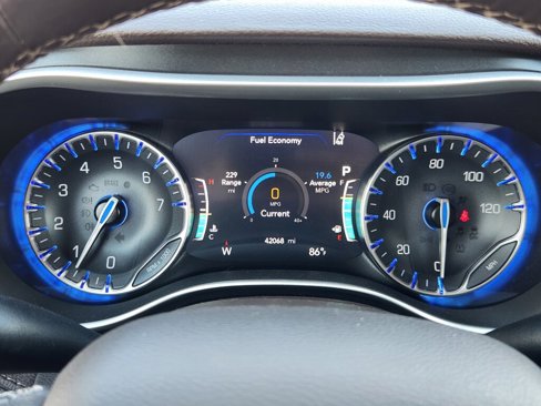 Certified 2021 Chrysler Pacifica Touring w/ Cold Weather Group image 16