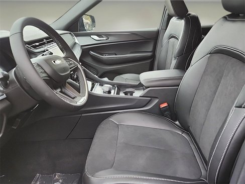 New 2025 Jeep Grand Cherokee L Altitude image 16