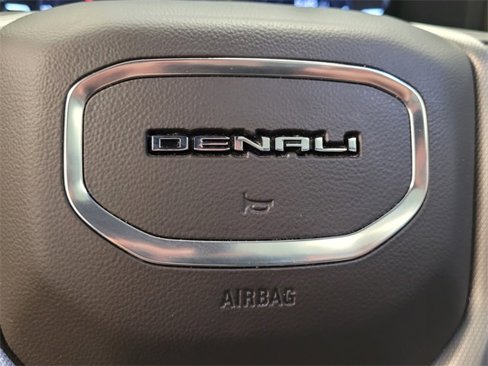 Used 2023 GMC Yukon XL Denali w/ Advanced Technology Package image 25