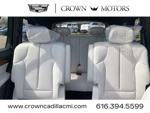 New 2026 Cadillac Vistiq Sport image 35