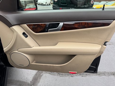 Used 2013 Mercedes-Benz C 300 4MATIC Sedan image 31