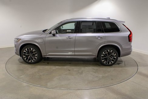 New 2026 Volvo XC90 T8 Plus image 2