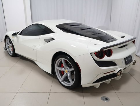 Certified 2022 Ferrari F8 Tributo image 17