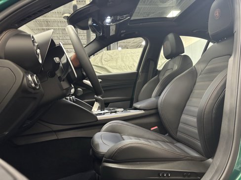 New 2025 Alfa Romeo Giulia AWD w/ Driving Assist Package image 3