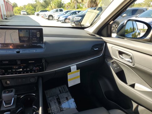 New 2026 Nissan Rogue Platinum image 10