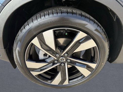 New 2026 Volvo XC40 B5 Plus w/ Protection Package Premier image 8